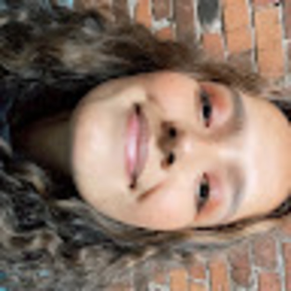 Meet your Posher, Abril - Picture 1 of 1